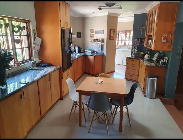 5 BEDROOM HOUSE FOR SALE IN PEBBLE ROCK GOLF VILLAGE